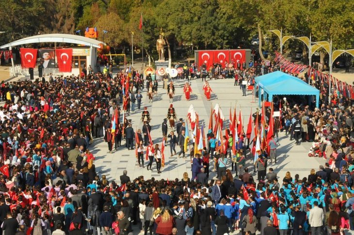 Konya'nın ilçelerinde Cumhuriyet Bayramı coşkusu
