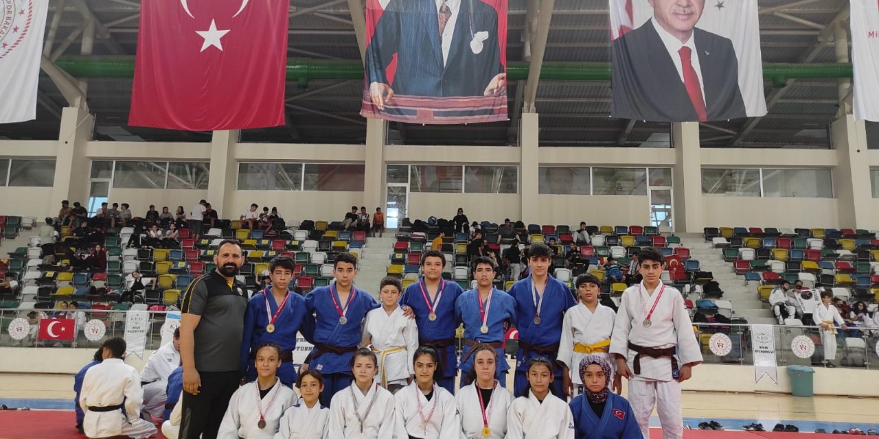 Büyükşehir Belediyesporlu Judocular göz doldurdu
