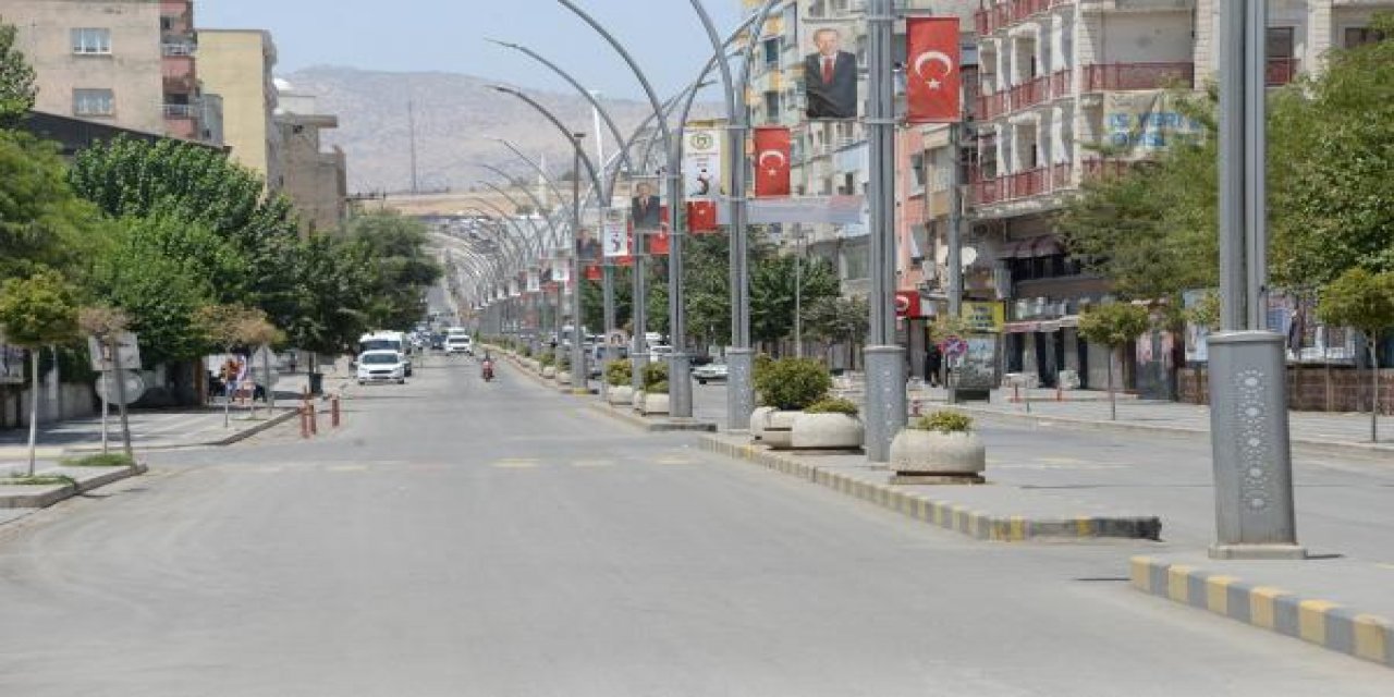 Türkiye'nin 49.1 derece ile sıcaklık rekoru kıran şehrinde sokaklar boşaldı
