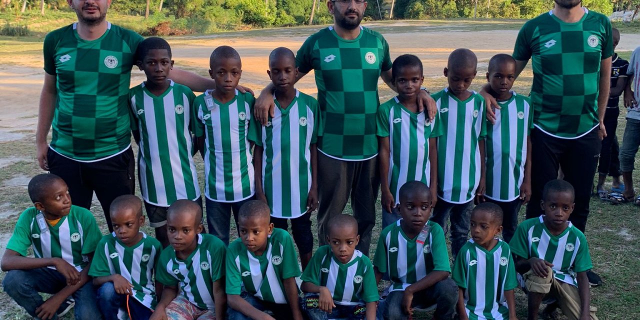 Bayramın neşesini, futbolun coşkusunu Tanzanya’ya taşıdılar