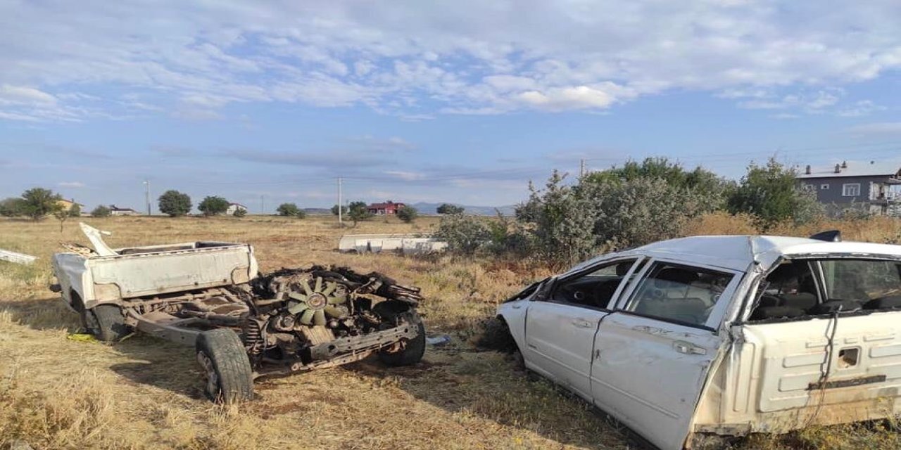 Konya’da parçalara ayrılan kamyonetin sürücüsü hayatını kaybetti