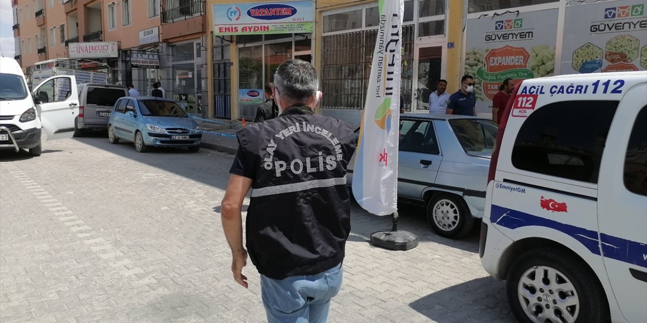 Konya’da alacak kavgası! Silahla vurup kaçtı