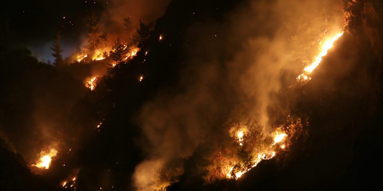 Osmaniye'de çıkan ikinci orman yangınına müdahale sürüyor