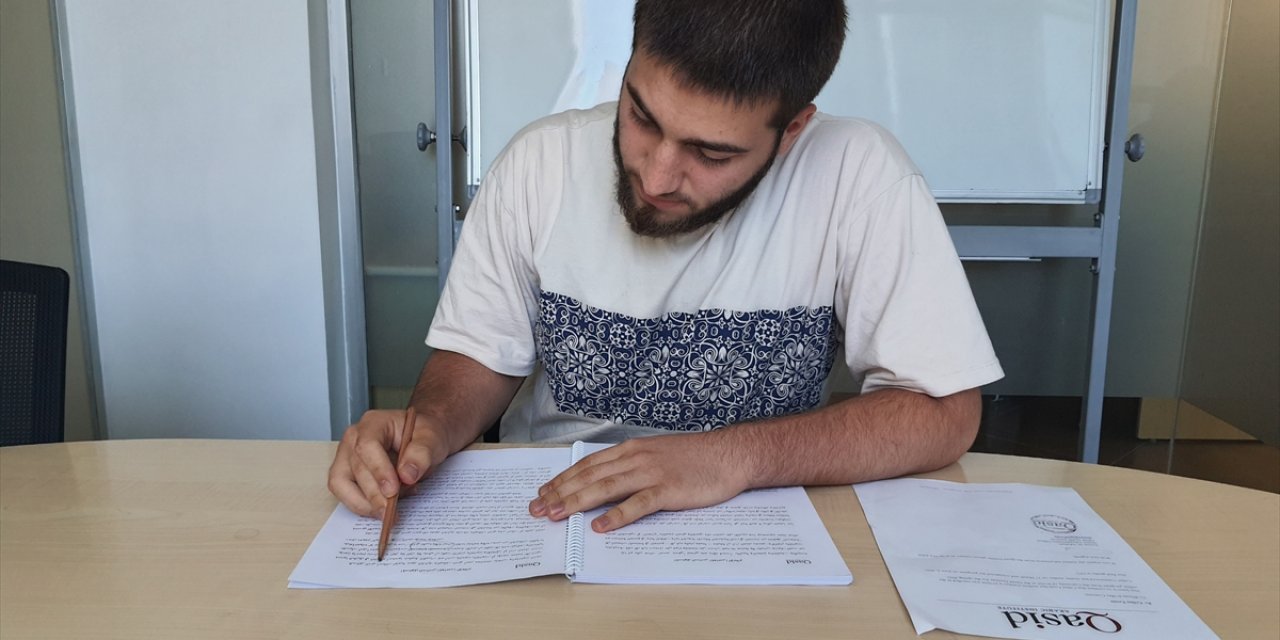 Konyalı tıp öğrencisi, kendini denemek için girdiği YKS'de Türkiye şampiyonu oldu