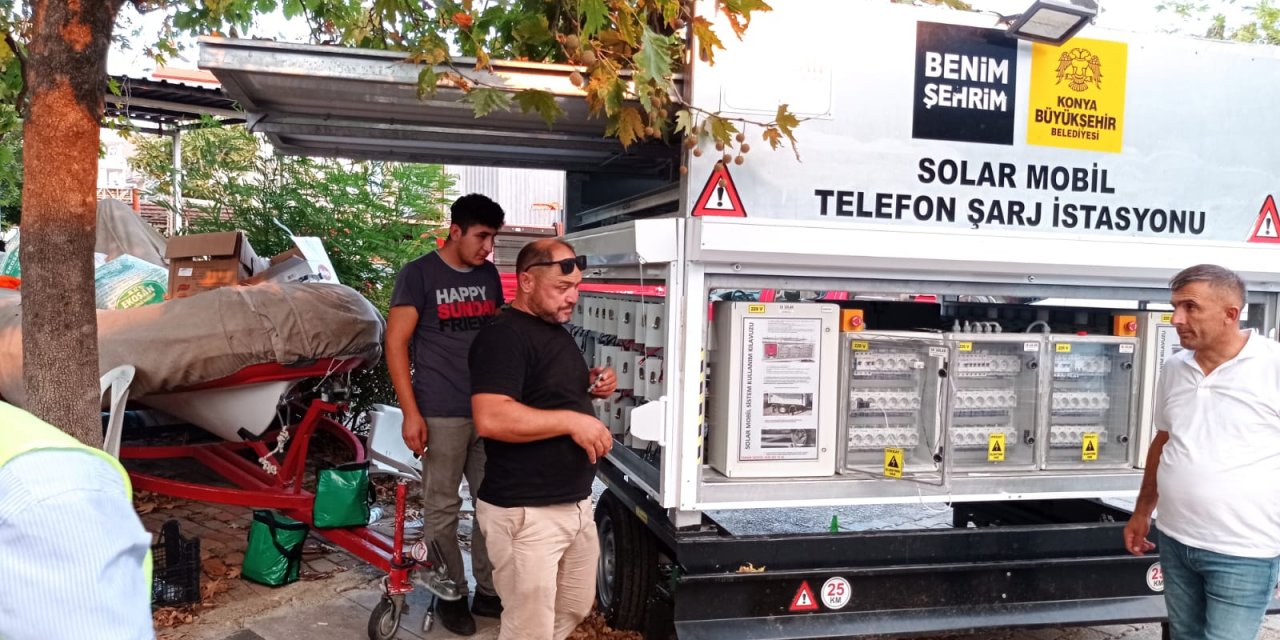 Konya Büyükşehir'den yangın bölgesine bir destek daha! Solar mobil telefon şarj istasyonu kurdu