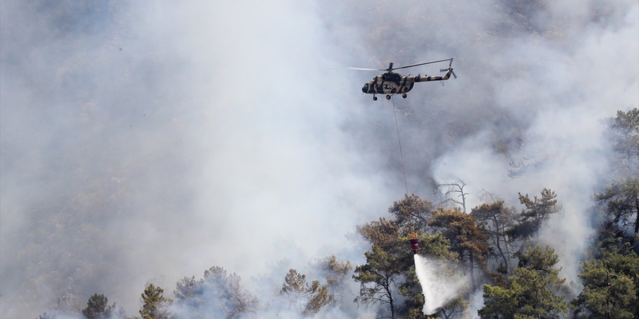 Orman yangınlarına helikopterler saatte kaç ton su taşıyabiliyor?