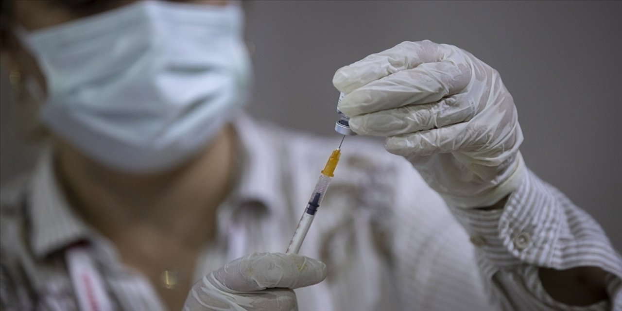 İkinci doz aşısını olmayanlara Bilim Kurulu Üyesinden çok önemli uyarı: 'Tek aşı eşittir hiç aşı'