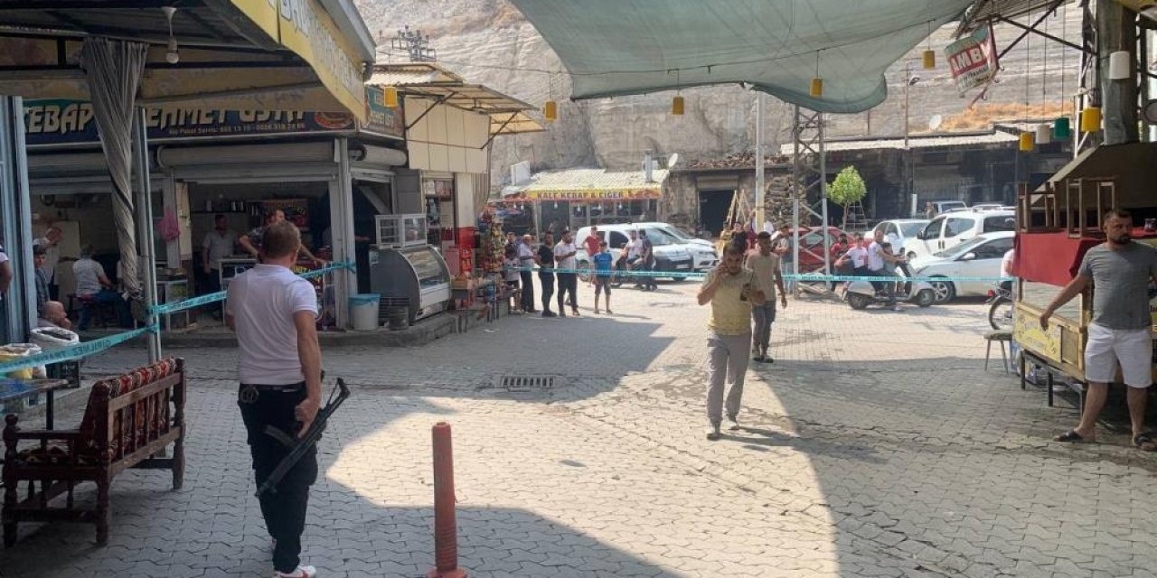 Çarşı ortasındaki arazi kavgası kan döküldü: 1 ölü, 4 yaralı