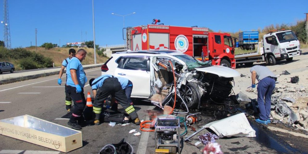 Feci kaza! İstinat duvarına çarpan araçtaki 3 kişi öldü, 1 kişi ağır yaralandı