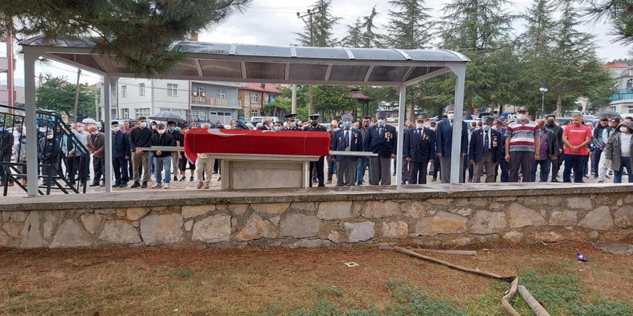Konya'da Kıbrıs gazisi son yolculuğuna uğurlandı