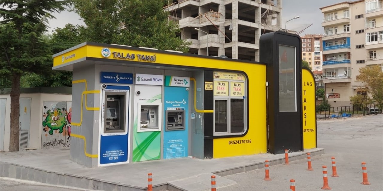 ATM'den para çekerken havalı tüfekle vuruldu