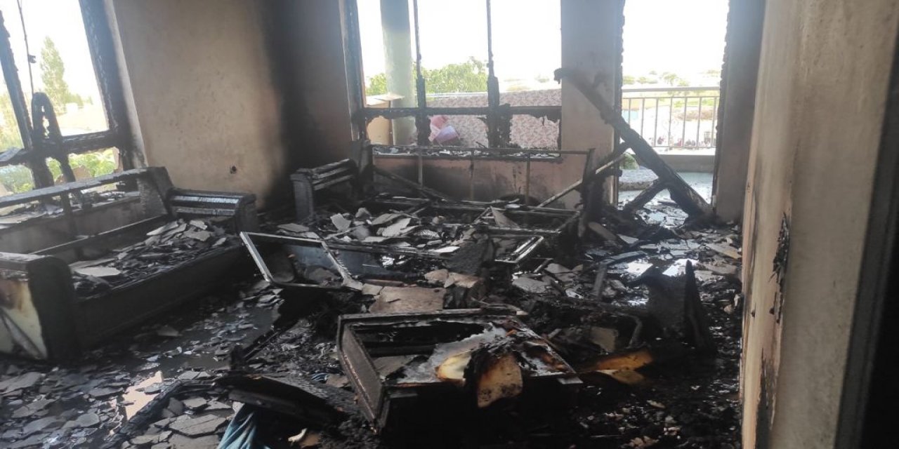Konya’da bir ev çıkan yangında kül oldu
