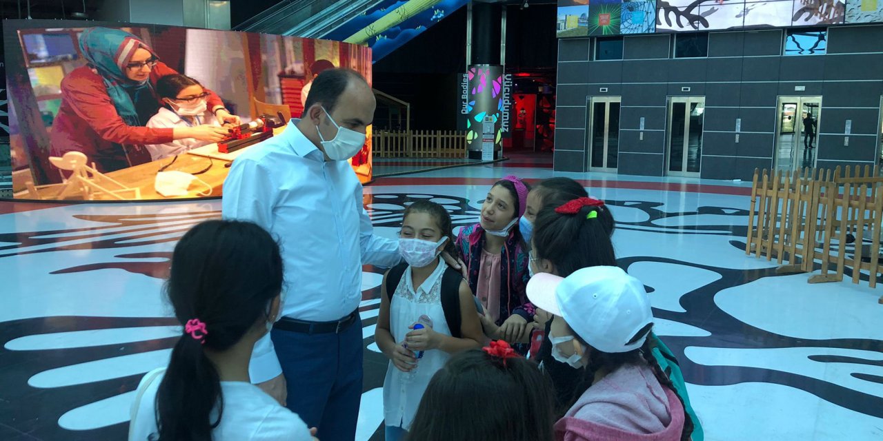 Konya'da bilimle iç içe yaz tatili! Başkan Altay öğrencilerle buluştu