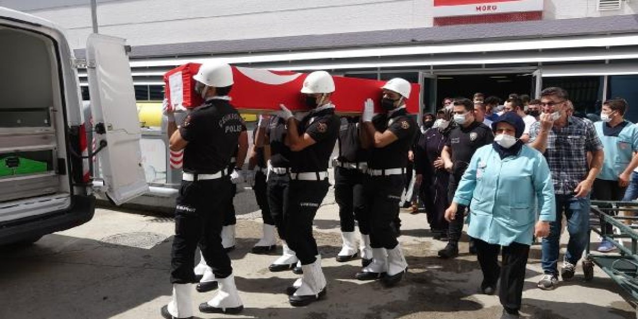 Paraşütü açılmayınca metrelerce yüksekten düşen polis toprağa verildi