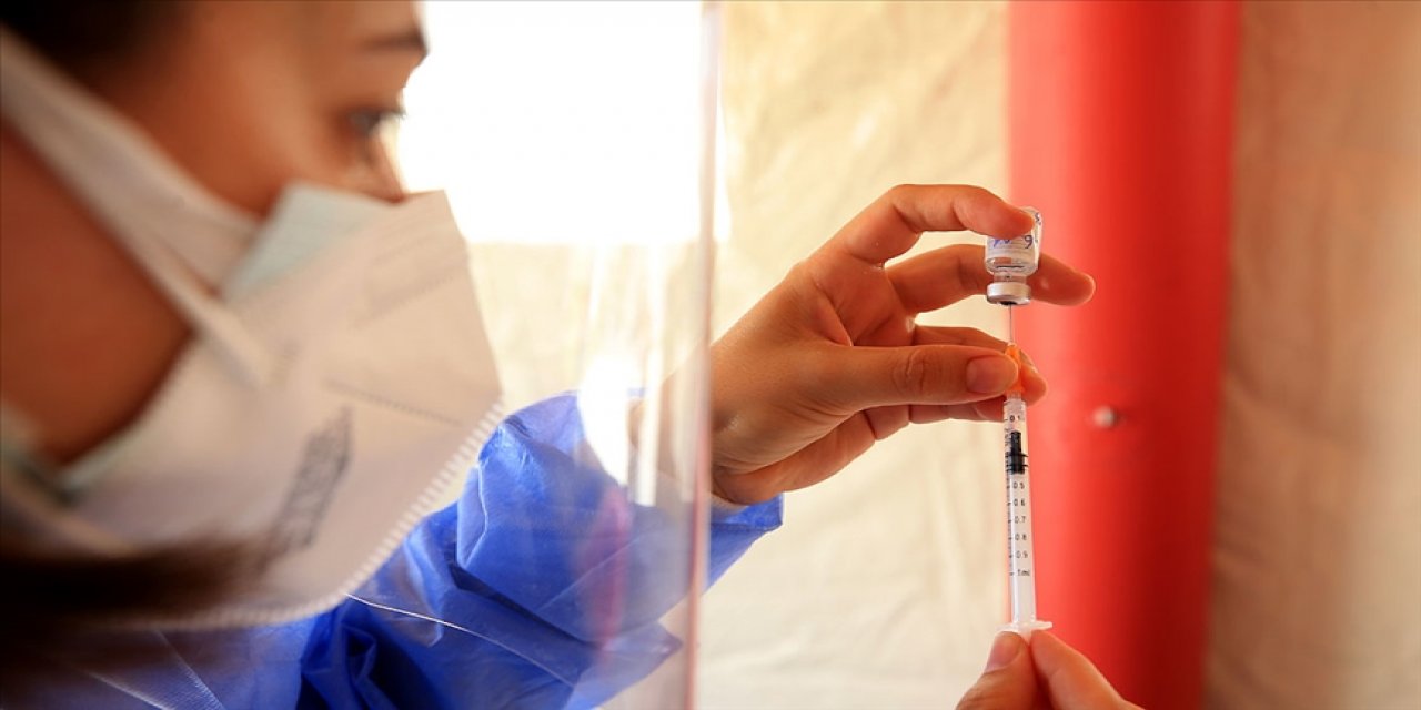Kovid-19'a karşı aşı olanlar hastalığı geçirse bile hafif atlatıyor: 'Kanıtlanmış bir gerçek'