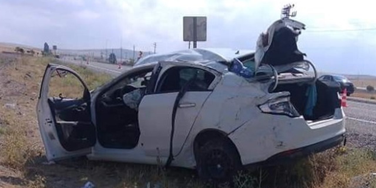 Feci kaza! Şarampole devrilen otomobildeki 3 kardeşi ölüm ayırdı