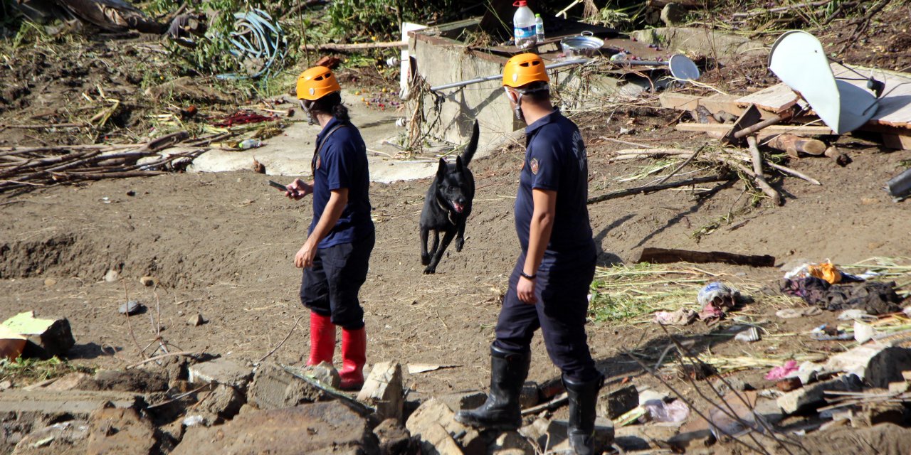 Acı haberi valilik verdi! Selde kaybolan 84 yaşındaki Arife Ünal'ın cansız bedenine ulaşıldı