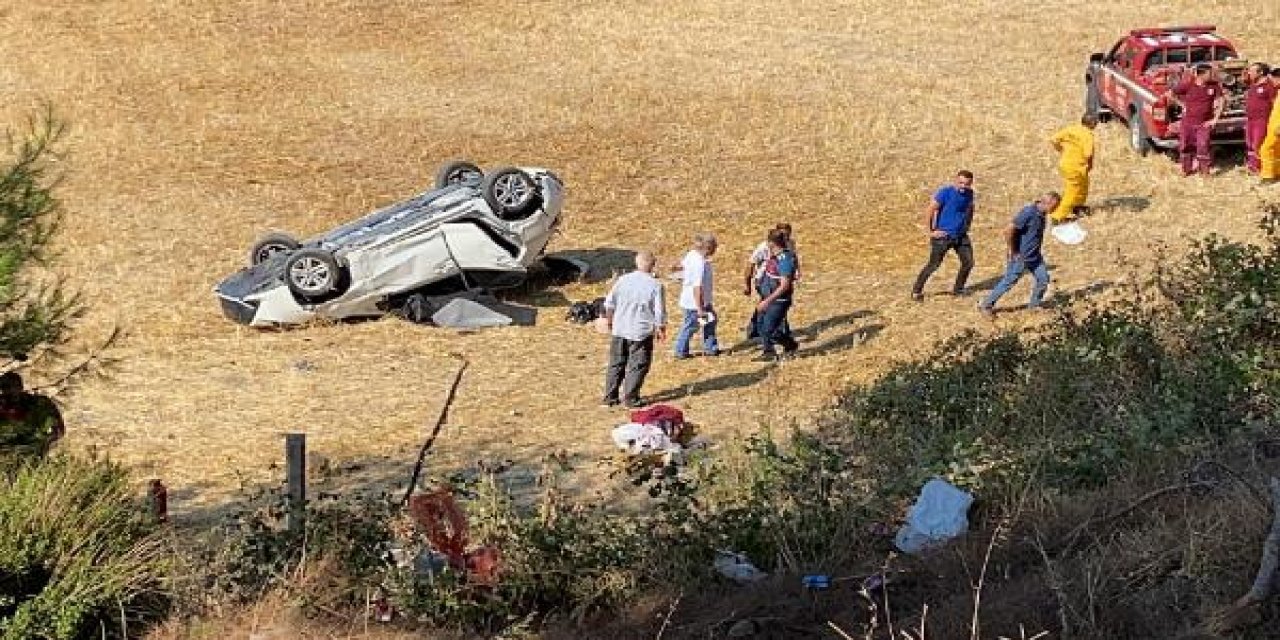 Bariyere çarpan otomobil şarampole devrildi, anne ve kızı hayatını kaybetti