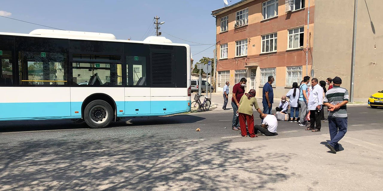 Konya’da otobüsün çarptığı motosikletteki 2 kişi yaralandı! Birinin durumu ağır