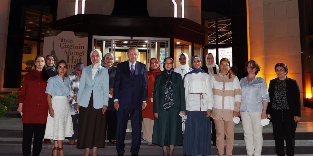 Cumhurbaşkanı Erdoğan KADEM hizmet içi eğitim kampını ziyaret etti