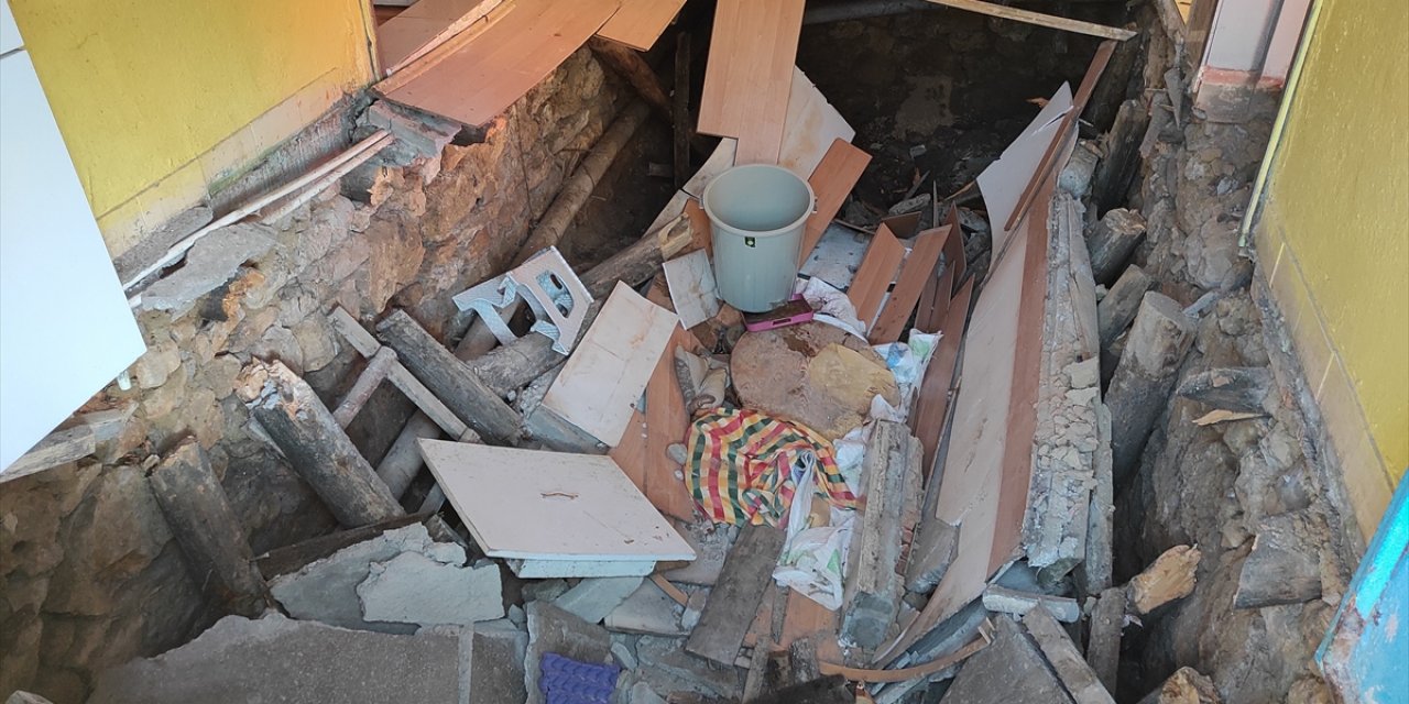 Konya’da komşuların göçük ihbarı ekipleri alarma geçirdi! Nine ve torunu yaralı kurtarıldı