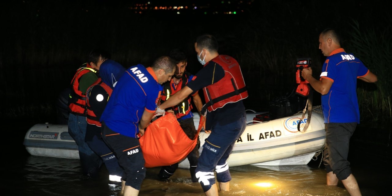 3 arkadaşıyla göle açıldı, serinlemek için suya girdi, bir daha çıkamadı