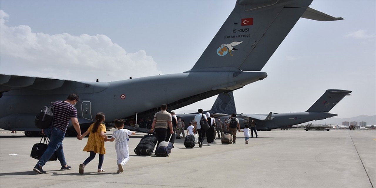 Dışişleri Bakanı Çavuşoğlu: Afganistan'dan 1404 kişiyi tahliye ettik