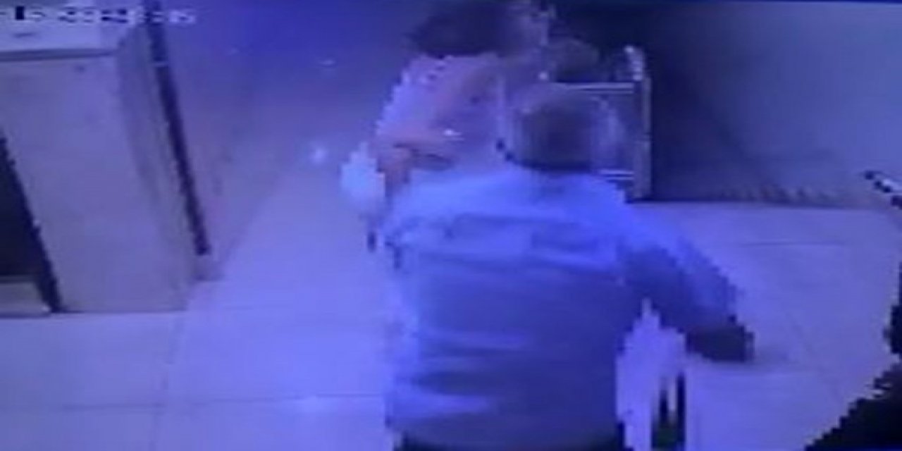 Arabasının alarmı çaldı diye 13 yaşındaki kızı kemerle kovaladı