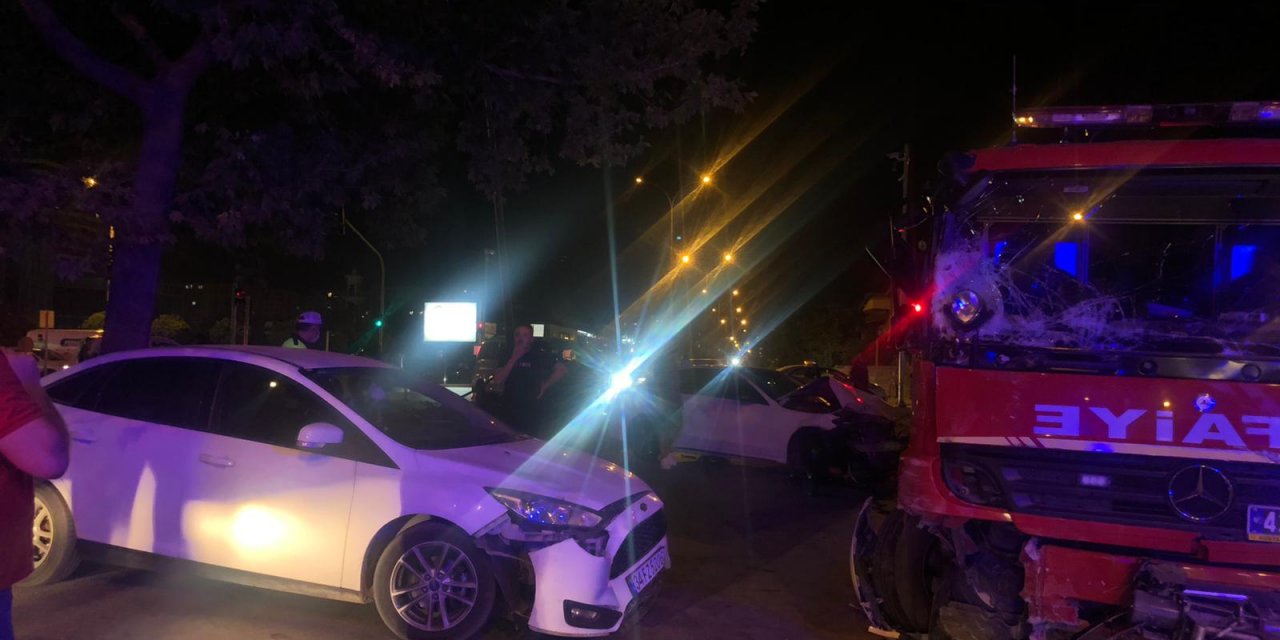 Son Dakika: Konya'da 4 araç çarpıştı! 6 kişi yaralandı