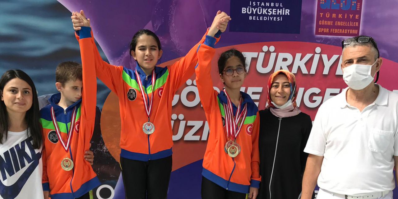 Konyalı Görme Engelli yüzücülerden 9 madalya