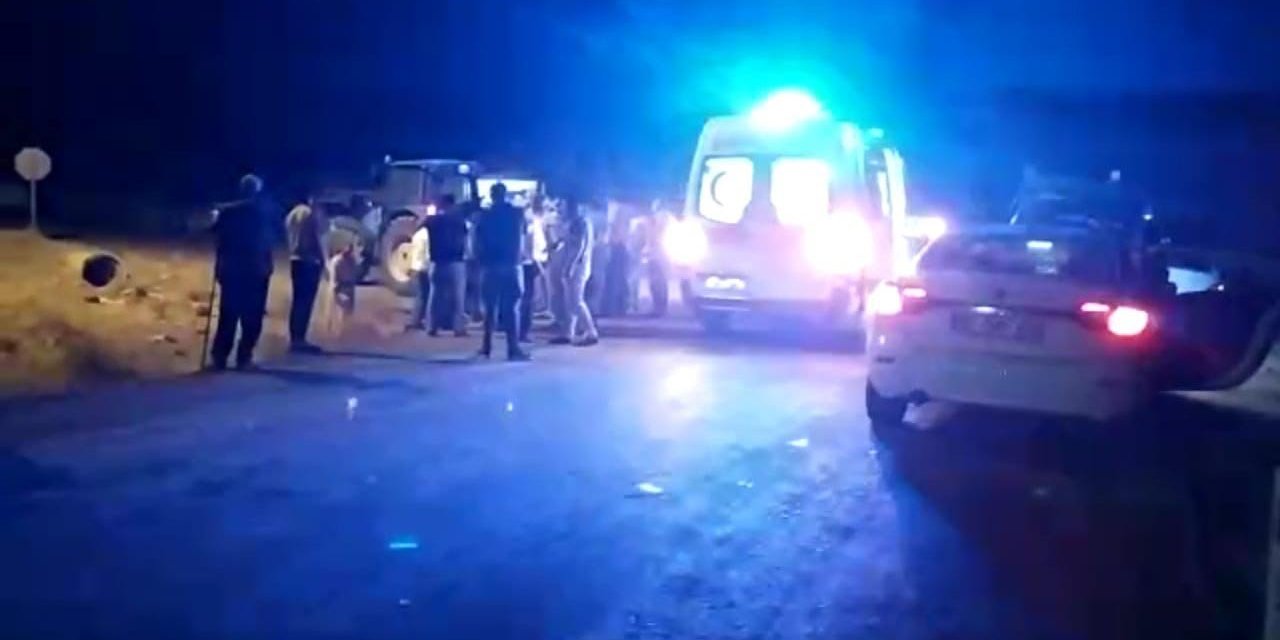 Konya’da otomobil yola çıkan büyükbaş hayvana çarptı, 7 kişi ölümden döndü