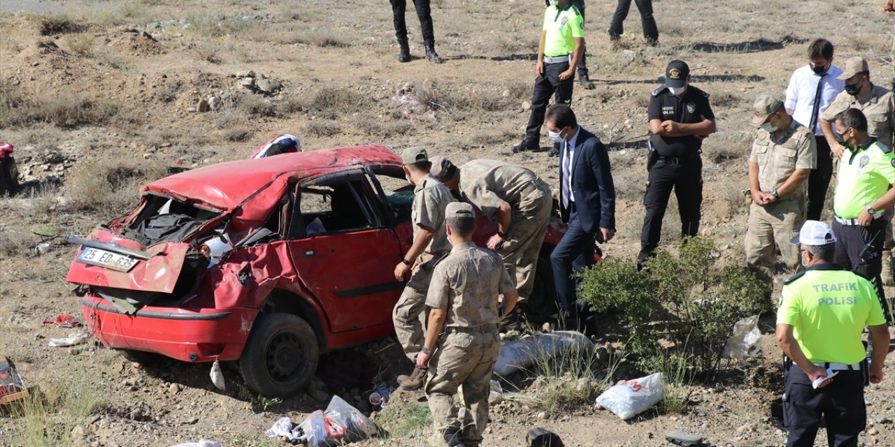 4 kişilik aileyi ayıran kaza! Anne ile 9 yaşındaki çocuğu öldü, baba ile oğlu yaralandı