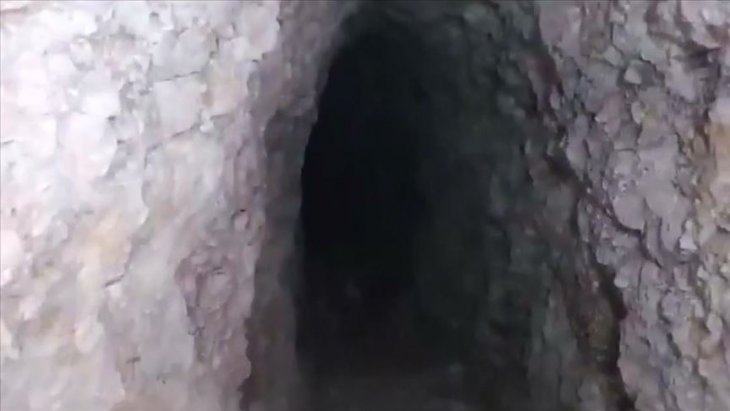 Tel Abyad'da teröristlerce kullanılan binaya açılan tünel tespit edildi