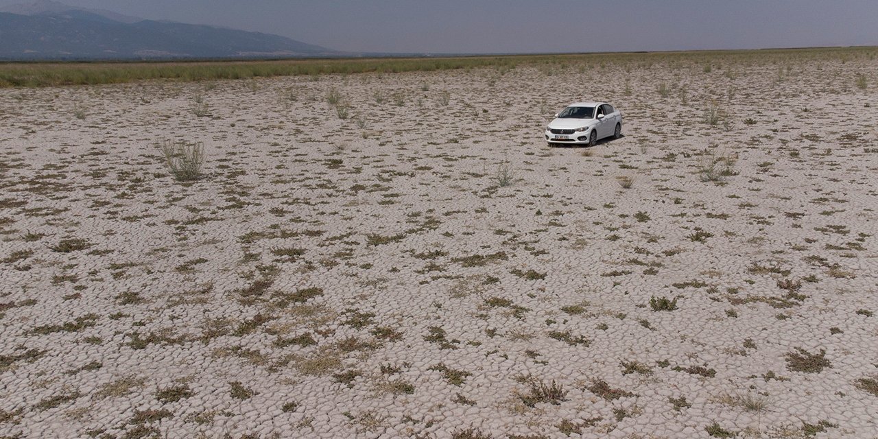 Kuraklık ve bilinçsiz sulamanın Konya'daki çarpıcı sonucu! Bir zamanlar ülkenin en önemli göllerinden biriydi