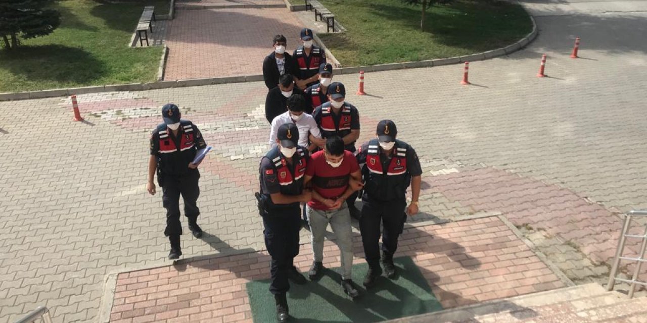 Konya’da 3 kişi, gece vakti sit alanında kaçak kazı yaparken yakalandı