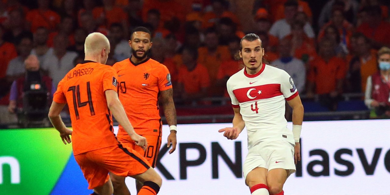 Milli futbolcu Çağlar Söyüncü'den kırmızı kart özrü