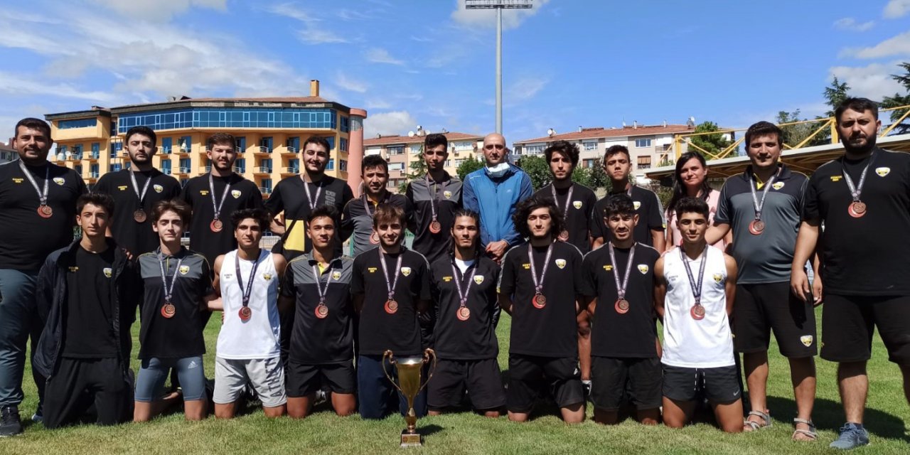 Konya Büyükşehir Belediyespor’lu atletlerden 8 madalya