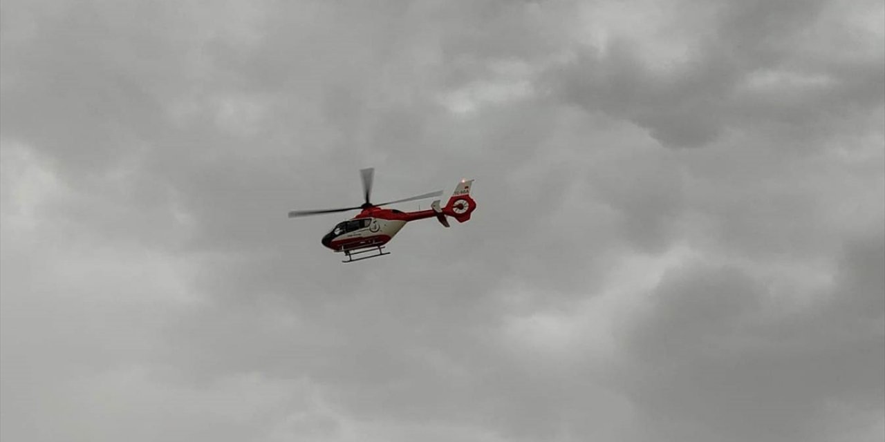 Ambulans helikopter kalp krizi geçiren hasta için havalandı! Konya Şehir Hastanesine getirildi