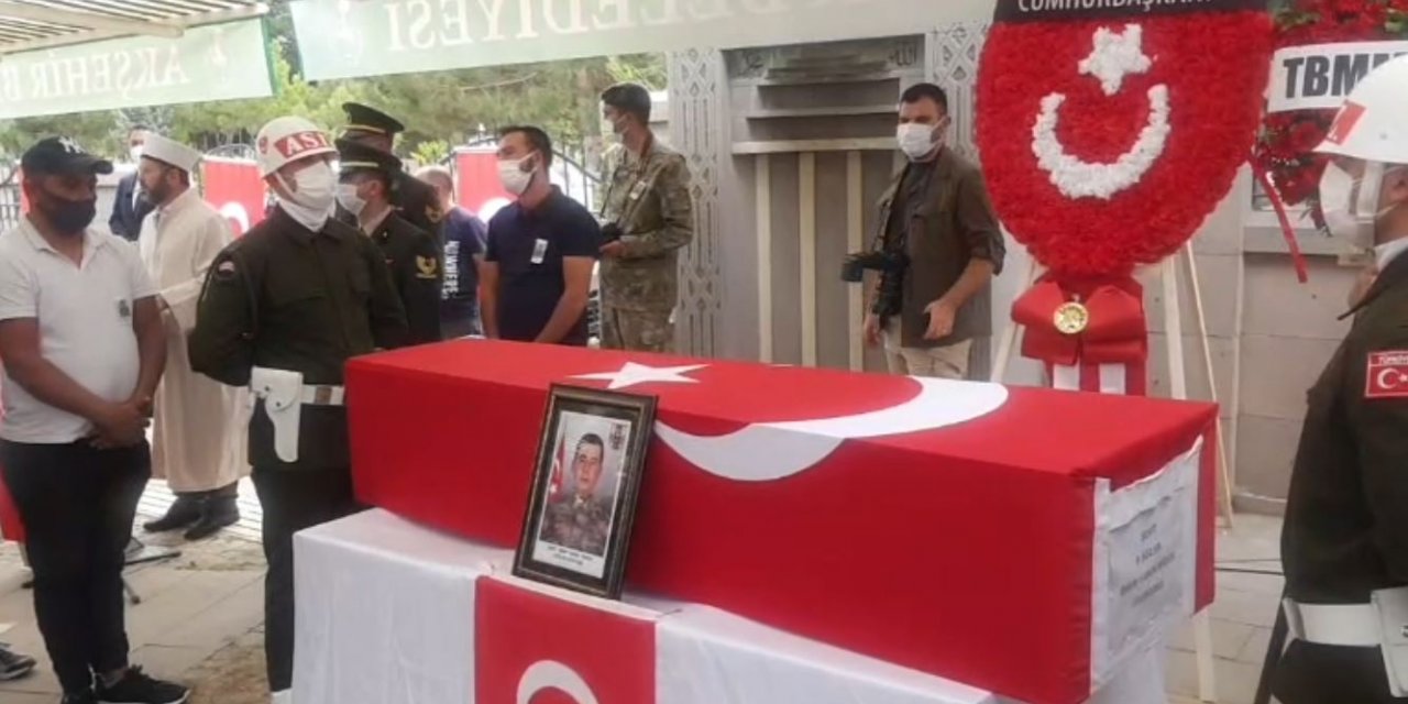 Konya’da binler şehidini son yolculuğa uğurladı