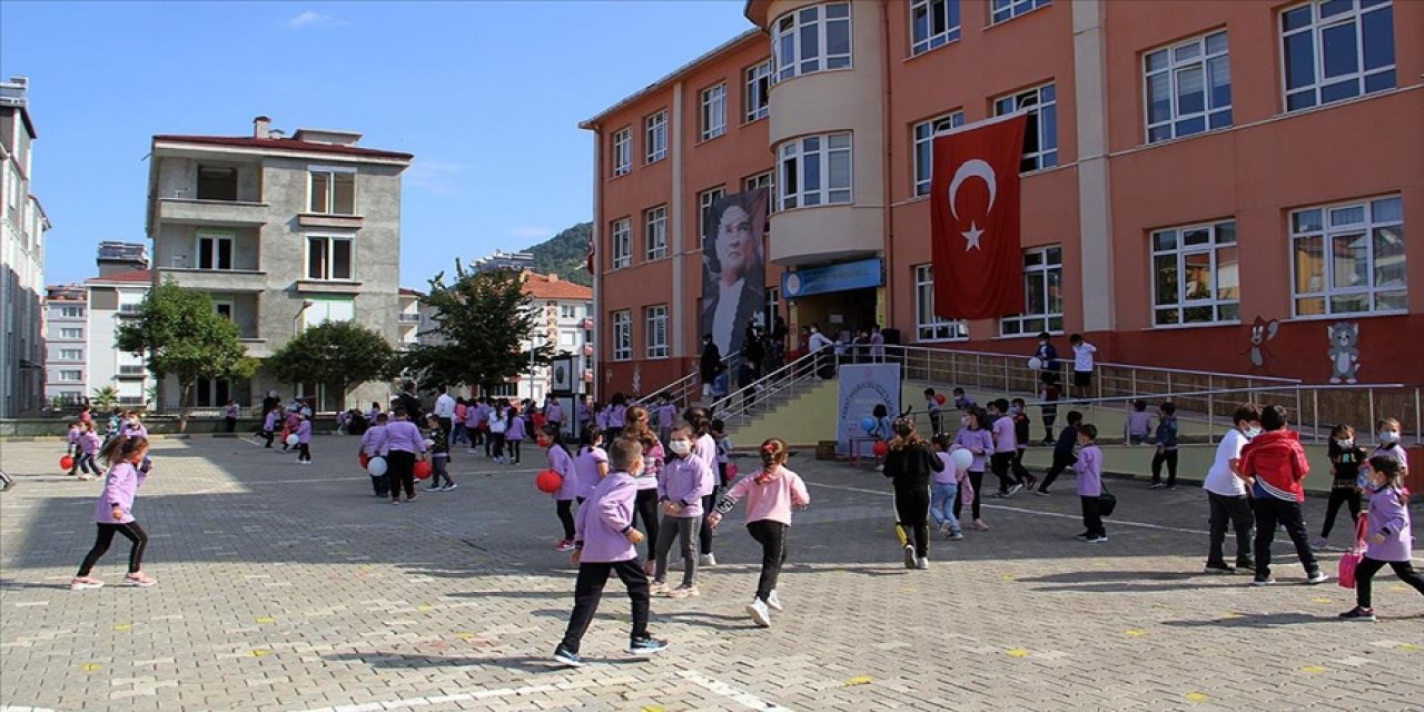 Türk Eğitim Derneğinden yaz önerisi: Okulları kapatmayalım