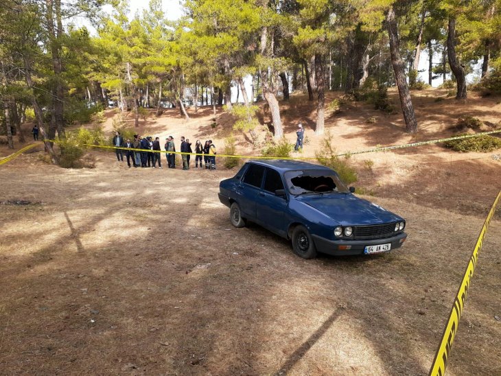 5 gündür aranan genç, otomobilinde ölü bulundu