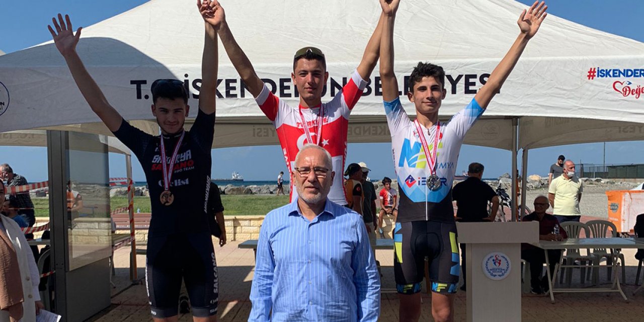 Bisikletçiler Hatay’da madalyalara ambargo koydu