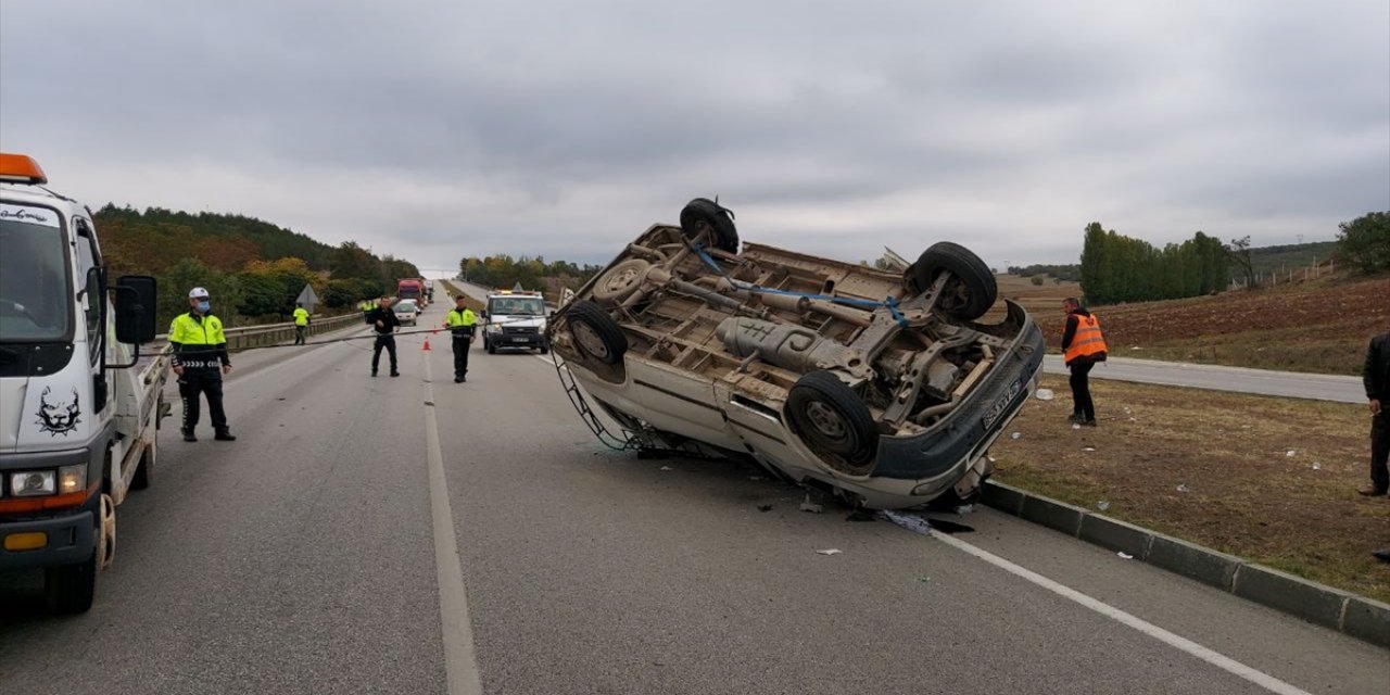 Tarım işçilerini taşıyan minibüs devrildi! Çok sayıda yaralı var