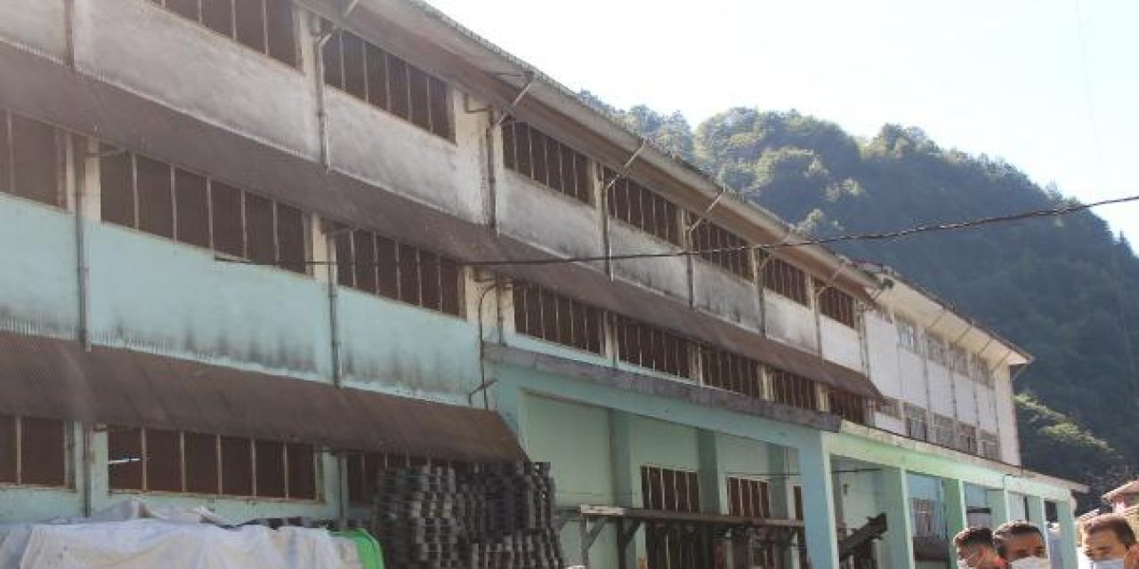 Vardiya değişimine 5 dakika kala fabrikada buhar kazanı patladı: 1 ölü, 1 yaralı