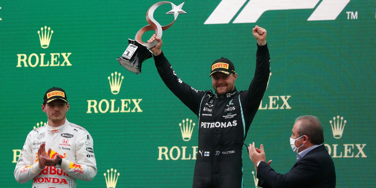 F1'de pilotlar kupalarını aldı