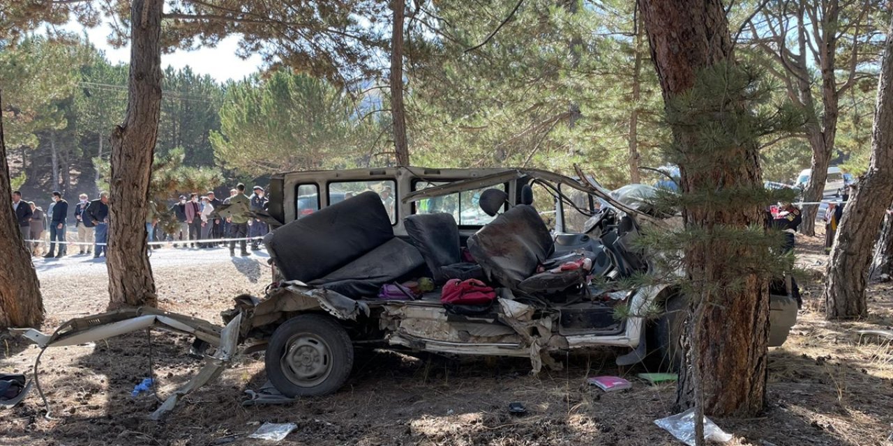 Türkiye'yi yasa boğan kazadan yara almadan kurtulan servis sürücüsü: "Arabayı normal şekilde kullanıyordum"