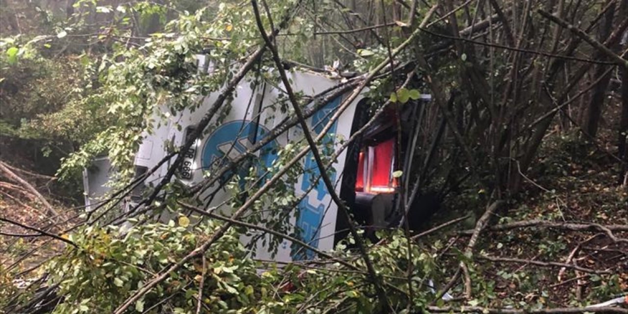 Yolcu otobüsü 150 metrelik uçuruma yuvarlandı! 2 ölü, 14 yaralı var