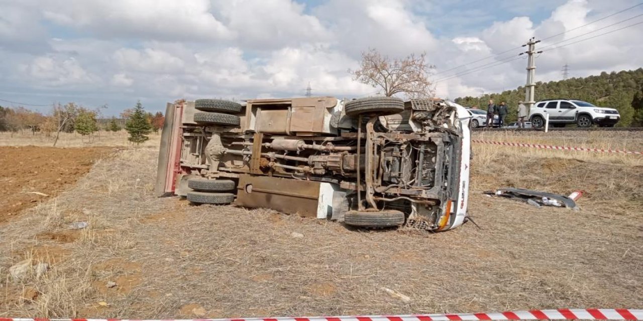 Konya’da akaryakıt tankeri devrildi