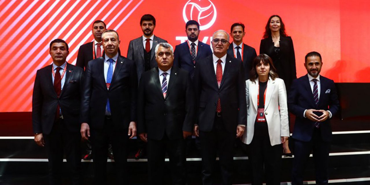 Mehmet Akif Üstündağ, yeniden Voleybol Federasyonu Başkanlığı'na seçildi