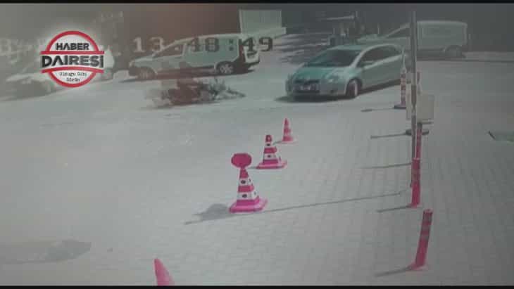 Konya’da motosikletle otomobil böyle çarpıştı